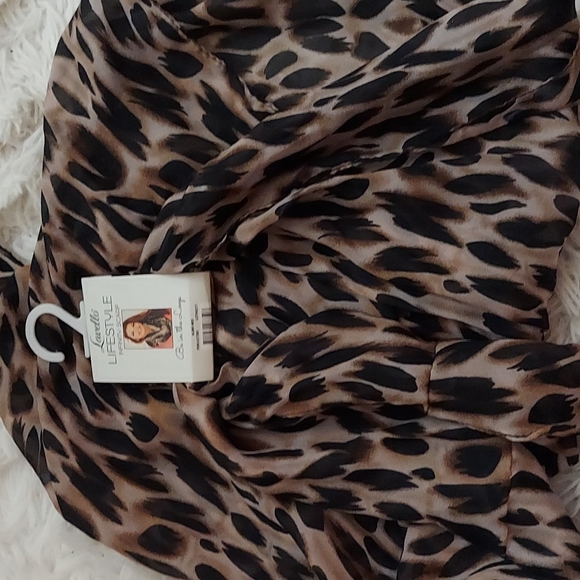 Lavello Lifestyle Infinity Scarf Leopard Print Nwts - Picture 5 of 5